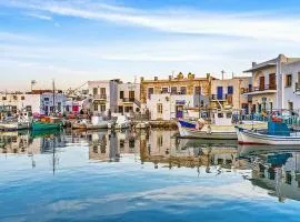 Premium Naxos Suite Family Suite With Private Balcony Modern Furnishing Air-Conditioned Saint George