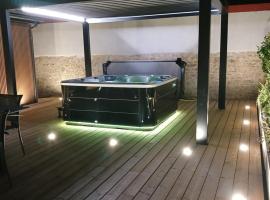 Gite avec Spa Le Rubis proche des plages du Débarquement Manche Normandie, ξενοδοχείο σε Joganville