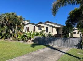 14 Manooka Drive - Rainbow Beach Pets Welcome. Fully fenced, khách sạn ở Rainbow Beach