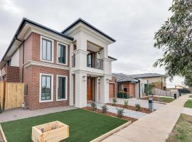 StayAU Spacious 6BR House with Pool Table Urban Home, hotel in Wyndham Vale