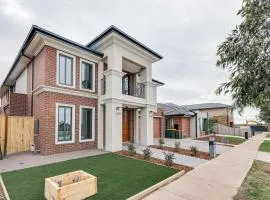 StayAU Spacious 6BR House with Pool Table Urban Home