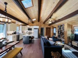 Perch - Ellie's Secret Cabin, hotel v destinaci Coupeville