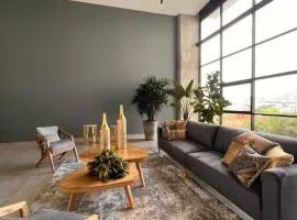 Cercano al Aeropuerto y nuevo