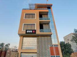 OYO Flagship Grand Sleep Inn – hotel w mieście Chinhat