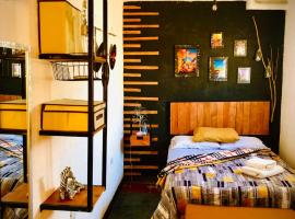 Vintage Apartment with Balcony & Terrace, cheap hotel in Antigua Guatemala