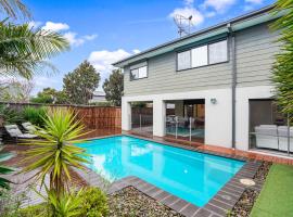Bundoora Perfection - Luxury Family Oasis with pool, hotel di Bundoora