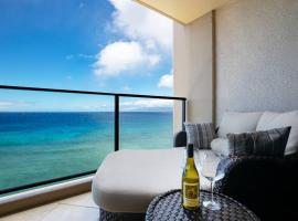 Best Ocean Views on Maui! Perfect for Honeymooners!!, hotel en Kahana