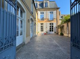 Le Henri IV, homestay in Le Mans