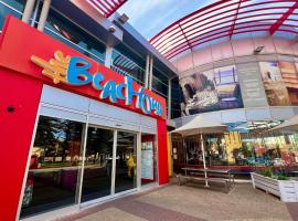 Belle Escapes - Glenelg Seaside Family Stay, apartma v mestu Glenelg