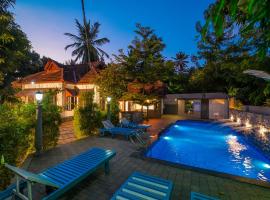 코발람에 위치한 호텔 Pop Tavern Kovalam Beach Private Pool Villa by VOYE HOMES