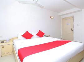 Hotel Cozy Residency, hotel i Jabalpur