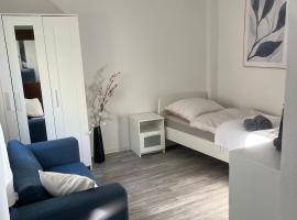 Cozy Airport Apartment, cheap hotel in Kelsterbach