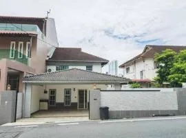 90 Home4Stay 2storeySemi-D gurney&beach Shopping local food