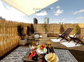 City center flat w roof top terrace & free parking