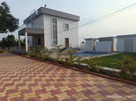 MK Luxury Farms, Hotel in Venkatāpur