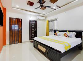 OYO R D CONVENTION & LUXURY ROOMS, pet-friendly hotel in Maula Ali