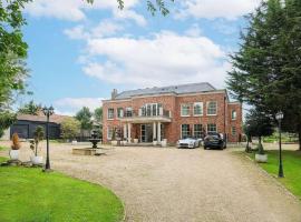 The Essex Mansion Spa, holiday home sa Romford