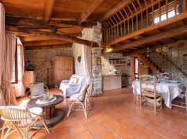 Maisonnette de campagne proche du lac du Salagou, Hotel in Brenas