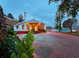 Vintage Inglenook Premium Heritage Bungalow Ooty by VOYE HOMES, hotel in Ooty