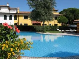 Aceri Rossi family apartments