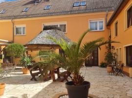 Pension Cubana, hotel with parking in Rothenburg