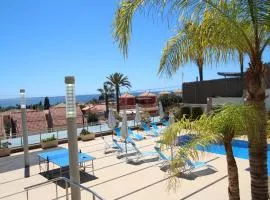 Cristinas Villa-New 5-Bedroom Chalet with Pool, En-Suite Baths & Exceptional Amenities Near the Beach