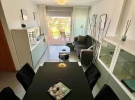 Moderno apartamento con vistas al mar