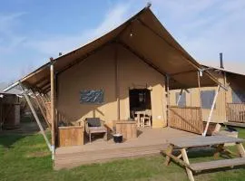 Luxe en sfeervolle safaritent met eigen badkamer voor 6 personen Doc