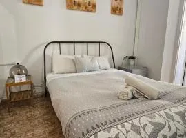 YOUTH HOSTEL - Central and Basic Drassanes