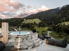 Viel Nois Guest House, hotel v destinaci Funes