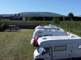 Sosta Camper L’Amour, hotel en Monterusciello