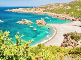 THR - ISA - Residence, hotel en Cugnana Verde