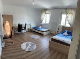 Quiet Apartment near Airport Vienna, hotel ve Schwechatu