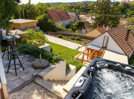 Malomvölgyi Vendégház, cabaña o casa de campo en Balatonalmádi