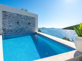 His, Hotel in Voluja