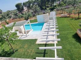 Villa Serena piscina tra ulivi,6 km dalla spiaggia, hotell i Serranova