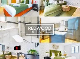 BRAND NEW!! 2 Bedroom 2 Bathroom Town Center Apt in Camberley FREE WiFi By REDWOOD STAYS