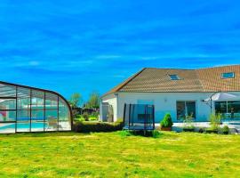 La Condélisana - Maison spacieuse avec piscine, hotel v destinaci Condé-sur-Risle