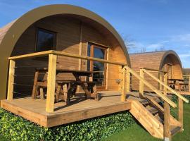 Eco-friendly Cabins Cabin 1, hotel with parking in Norton Disney