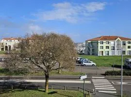 MER - Agreable appartement-place de parking privee