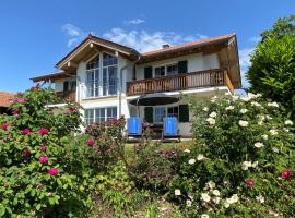 Haus Chiemsee-Blick, hotel with parking in Gstadt am Chiemsee