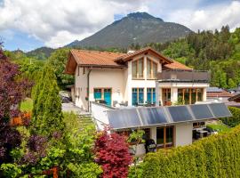 Mosers Ferienwohnung am Sonnenhang, hotel familiar en Jenbach