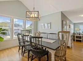 Sojourn Family home with Country Club Access 5 Bedrooms Sleeps 12