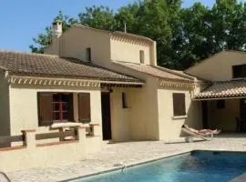 Villa de charme à Martignargues avec piscine privée