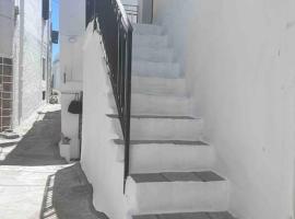 Skyros village traditional house Eva, hotel in Skiros