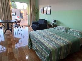 Apê Estúdio Rodrigues 02, pet-friendly hotel in Paranaíba