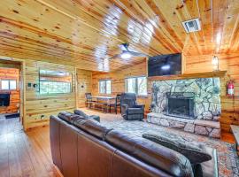 Hike and Snow Play! Creekside Cabin in Payson, hôtel à Payson