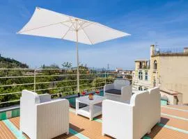 Radici House - Elegant apt with Patio and View