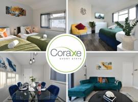 3 Bedroom Blissful Living for Contractors and Families Choice by Coraxe Short Stays, מלון זול בטילבורי