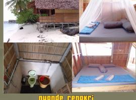 Nyande rengkri guest house: Kri şehrinde bir Oda ve Kahvaltı